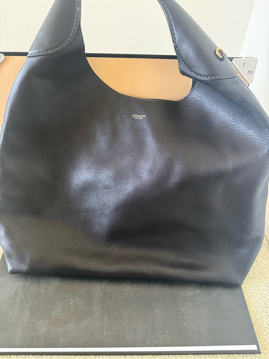 Coach Handbags - Coach Brooklyn Shoulder Bag 39 Black Natural Grain Leather CU044 $495 Retail